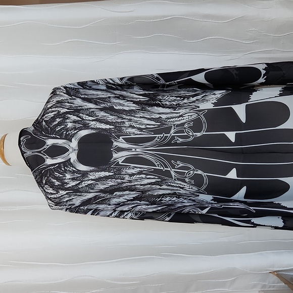 Butterfly Cape - Picture 2 of 5